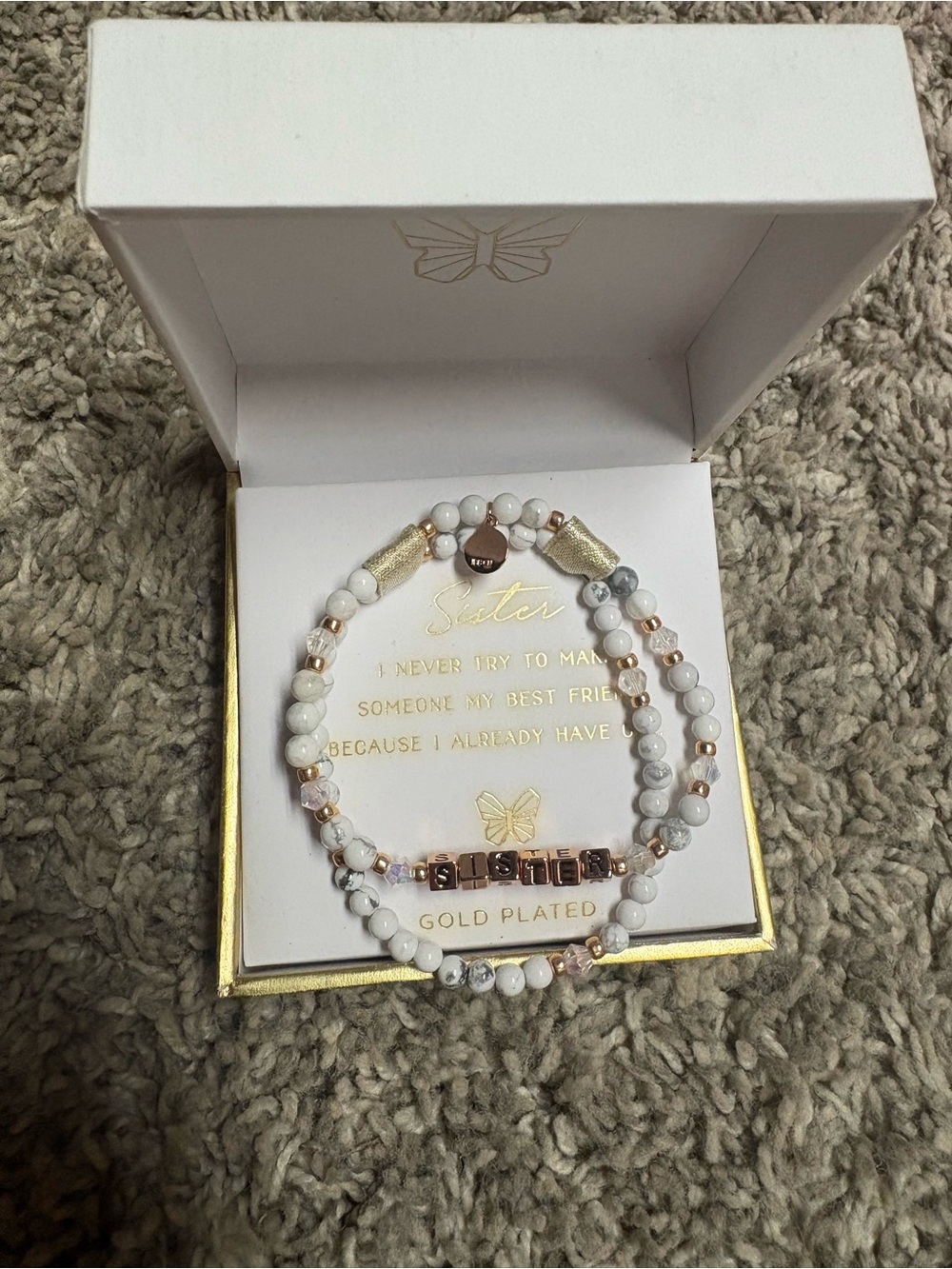 Kohl's White and Rose Gold 'SISTER' Beaded Bracelet Duo new in box